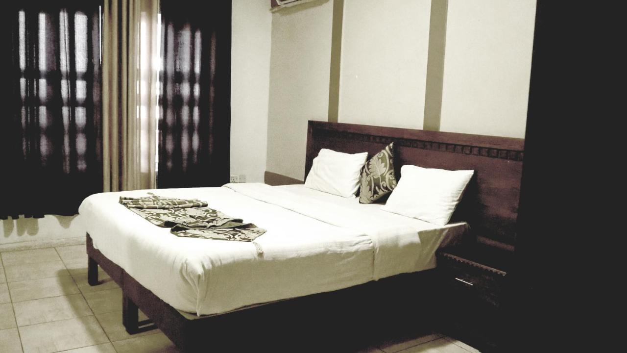 Al Fawanes Hotel Apartments Аман Екстериор снимка