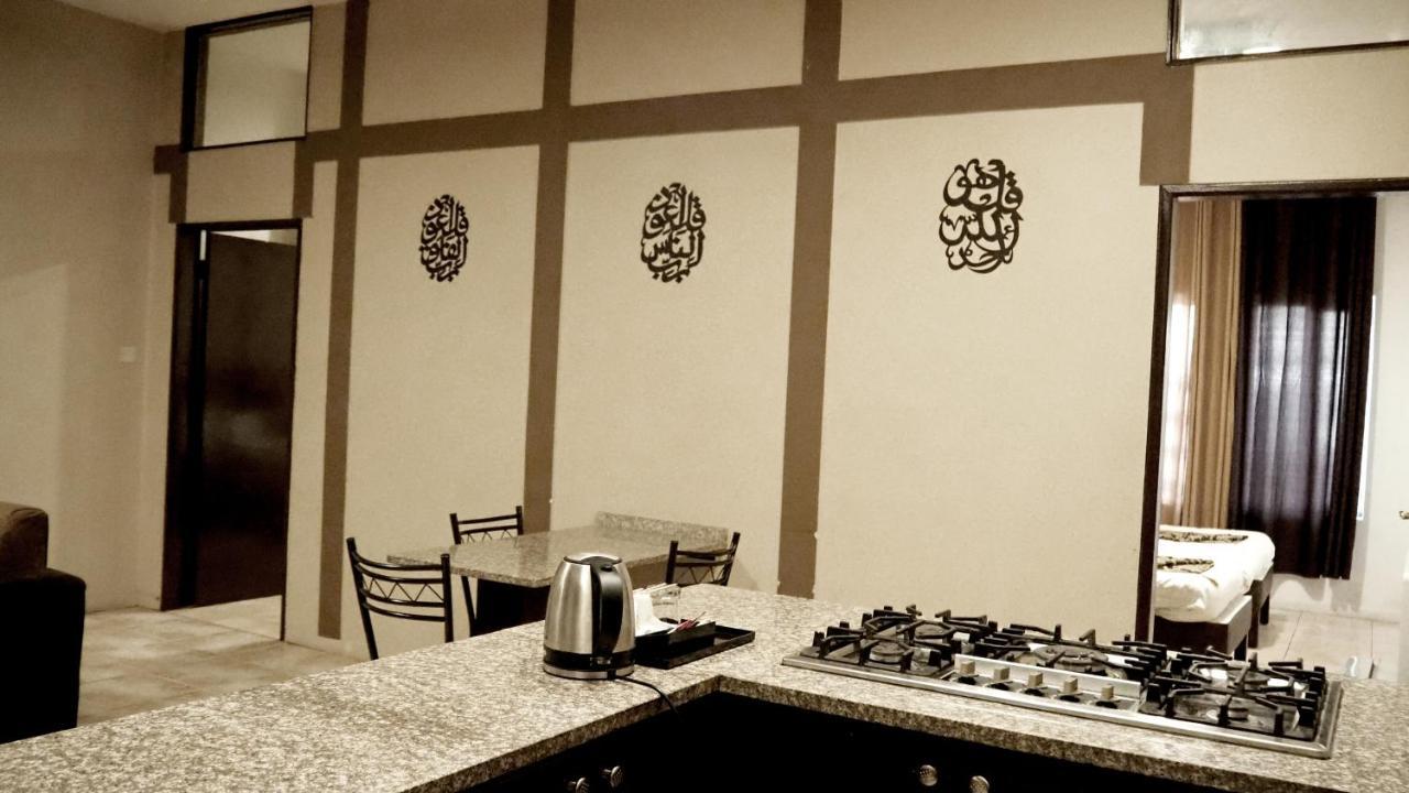 Al Fawanes Hotel Apartments Аман Екстериор снимка