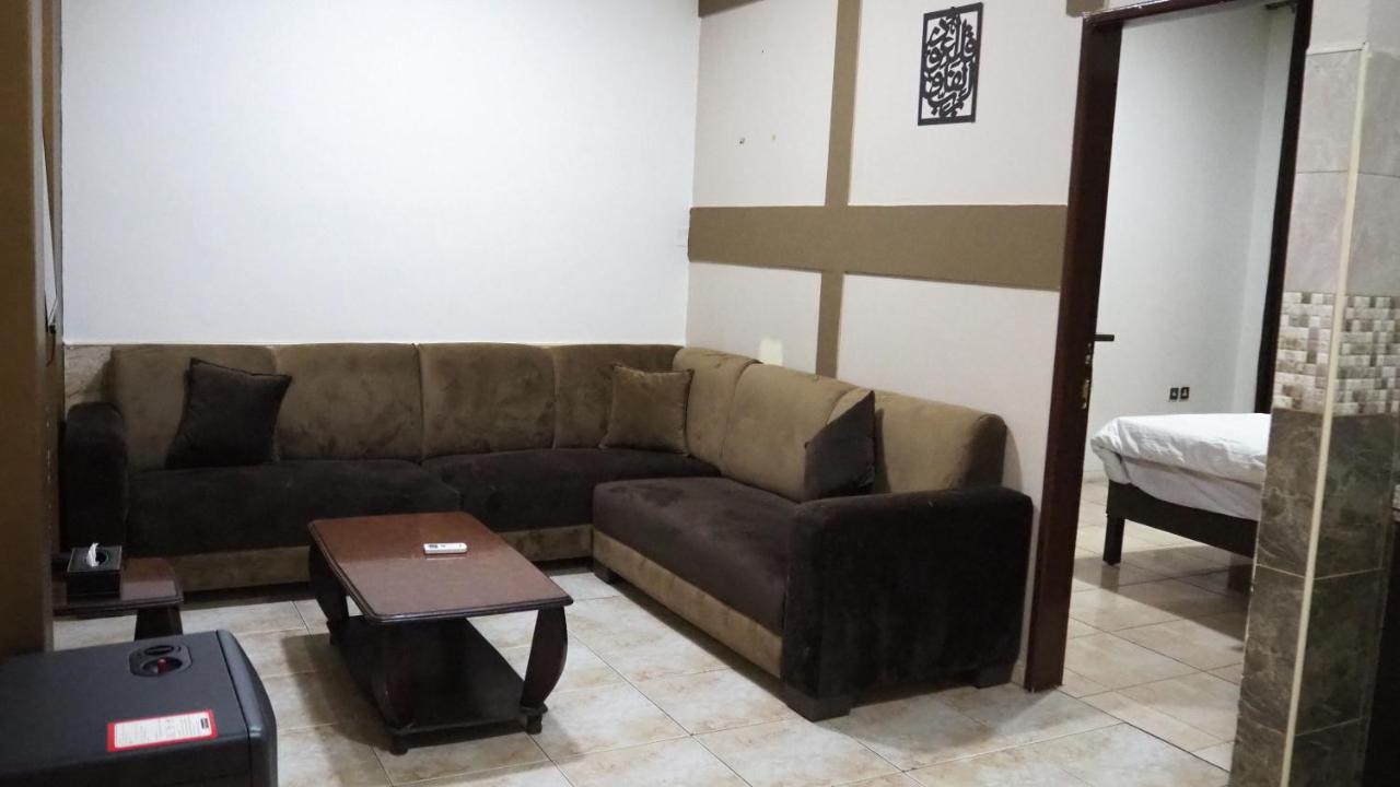 Al Fawanes Hotel Apartments Аман Екстериор снимка