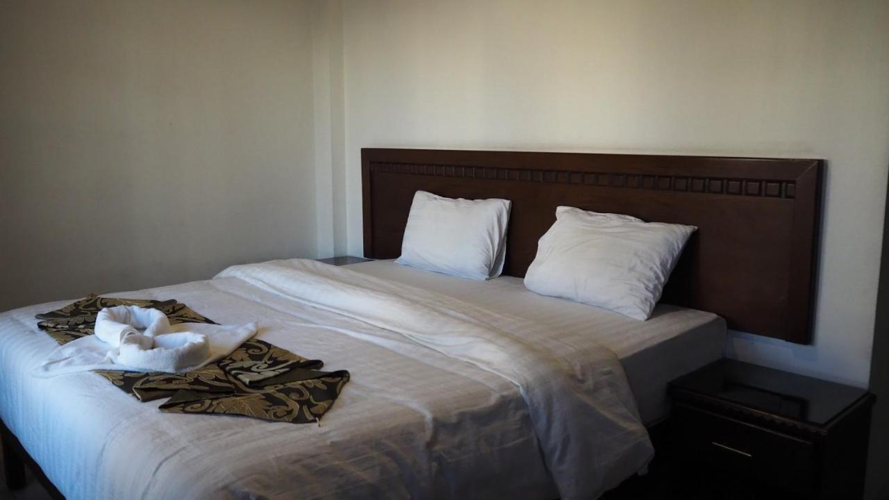 Al Fawanes Hotel Apartments Аман Екстериор снимка